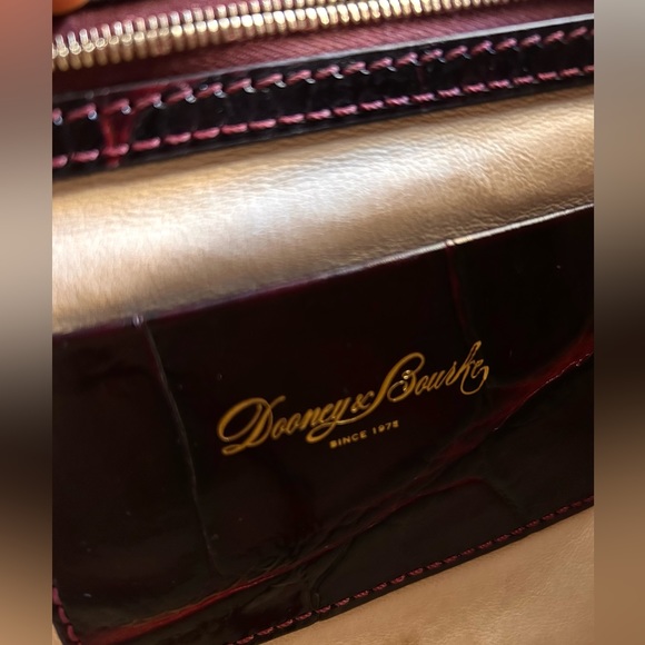 SOLD SOLD ‼️‼️‼️‼️Dooney and Bourke 28 cm purse with print - Picture 7 of 11